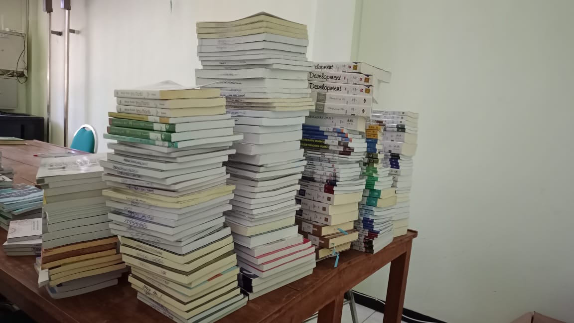 Ratusan Buku Baru Tersedia di Perpustakaan
